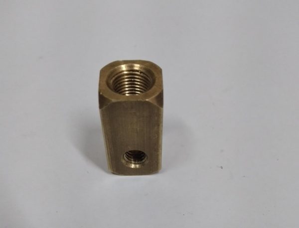 CONEXÃO  QUADRADA 1/8 NPT X 9/16X25MM LATÃO +TUBO INOX (CJTO)